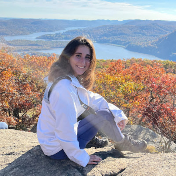 Meet your Posher, Gabriela - Picture 1 of 1